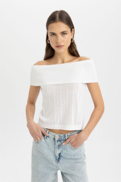 T-shirt en tricot slim à épaules dénudées