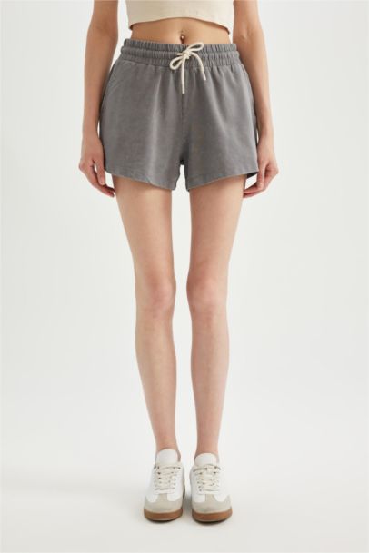 شورت برمودا بيزك قصة مريحة