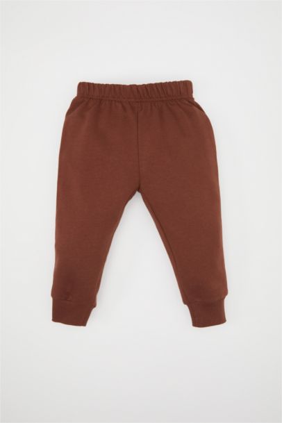 طقم بيبي اولادي بطبعة شعار بكابيشون - قطعتين