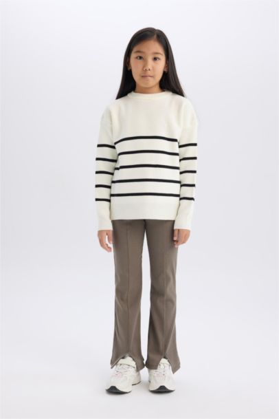 ليجن بناتي برجل واسع مضلع بفتحة من الرجل