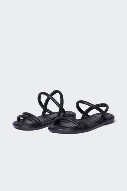 Woman Flat Sole Faux Leather Sandals