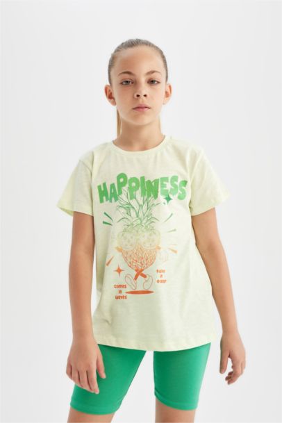 تيشيرت بناتي نص كم بطبعة شعار وياقة مستديرة