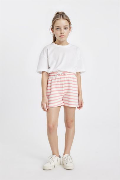 شورت بناتي مخطط قماش رقيق