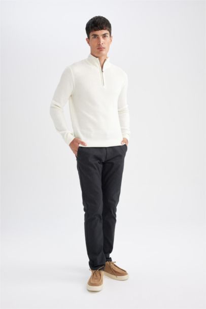 Regular Fit Pocketed Straight Leg Chino Pants