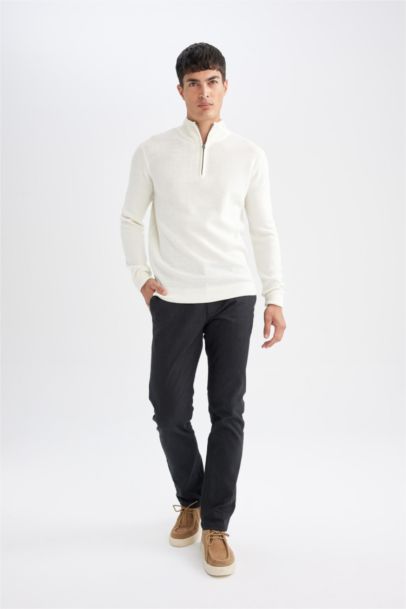 Regular Fit Pocketed Straight Leg Chino Pants
