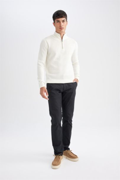 Regular Fit Pocketed Straight Leg Chino Pants