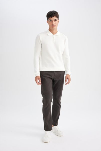 Regular Fit Pocketed Straight Leg Chino Pants