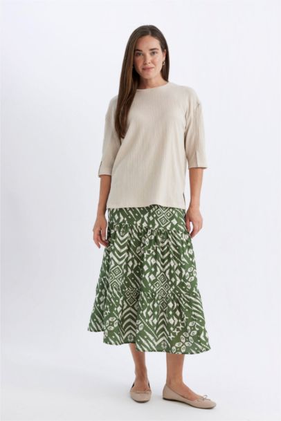 تيشيرت نص ردن بياخة مستديرة وقصة عادية