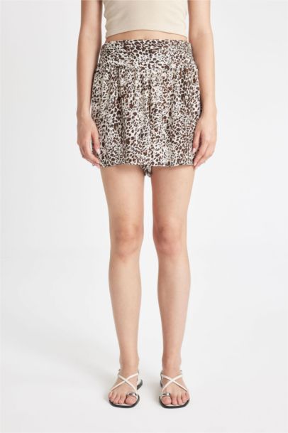 Normal Bel Kısa Paça Leopar Desenli Maroken Şort Etek
