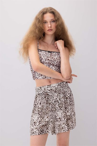 Normal Bel Kısa Paça Leopar Desenli Maroken Şort Etek
