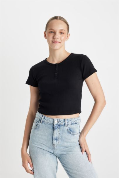 Slim Fit Crew Neck Short Sleeve T-Shirt