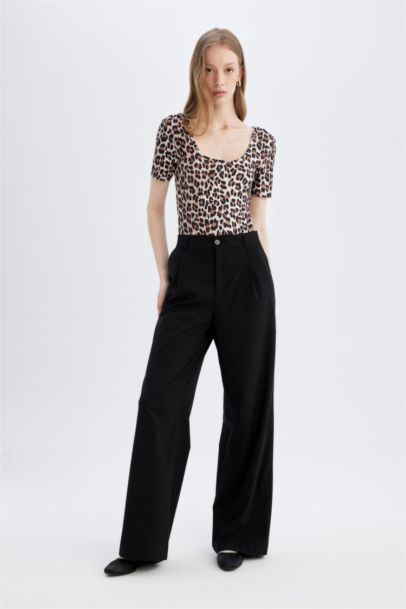 Slim Fit Round Collar Leopard Short Sleeve T-Shirt