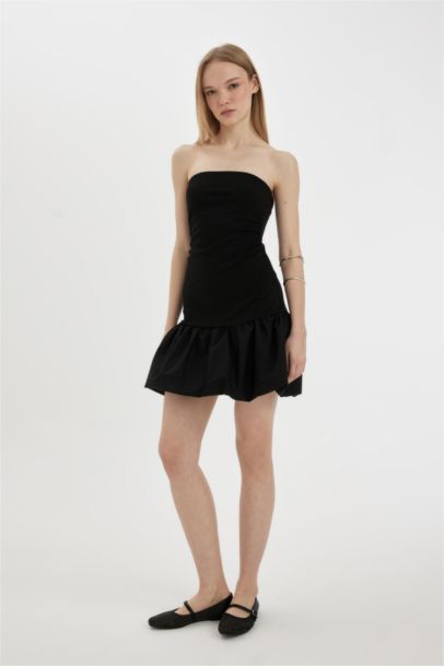 فستان قصير بالون فيت بحمالات بدون ردن