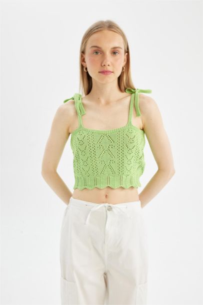 Slim Fit Square Collar Strap Crochet Crop Top