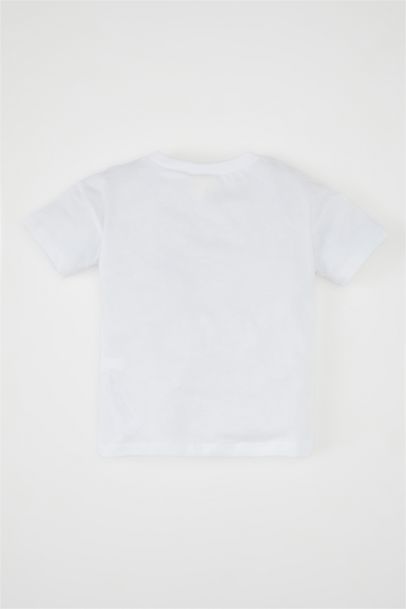 تي شيرت ولادي بطبعة شعار قصة عادية