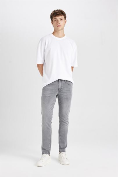 Pedro Slim Fit Normal Waist Skinny Leg Jeans