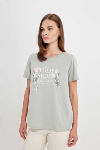 تيشيرت نص كم مطبوع قصة عادية برقبة مستديرة