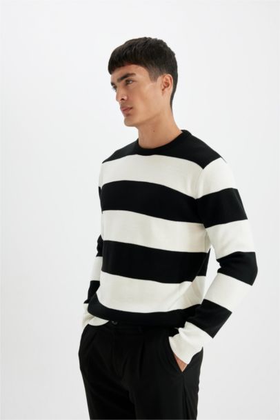 Black Standard Fit Crew Neck Striped Knitted Pullover