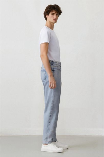 بنطلون جينز سليم فيت برجل ضيقة