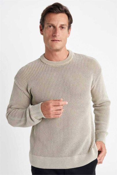 Relax Fit Crew Neck Textured Knitted Pullover