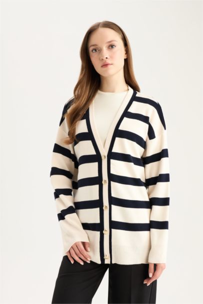 Regular Fit V Yaka Çizgili Düğme Kapmalı Tunik Triko Hırka