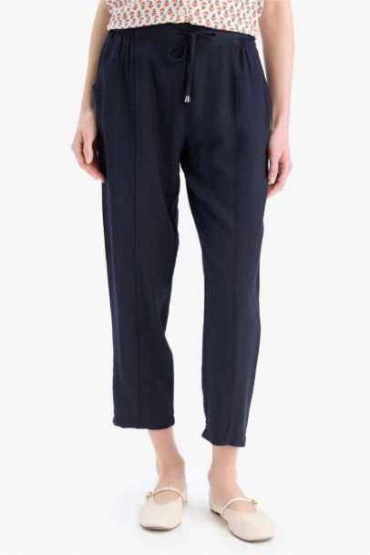 Pantalon basique à coupe droite