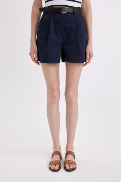 شورت كابري بخصر عالي بساق قصير