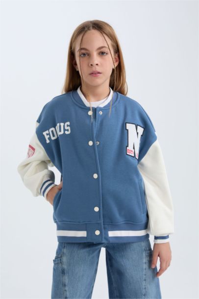 كارديجان بناتي بطبعة شعار تقيل اوفر سايز برقبة مستديرة ببطانة ناعمة