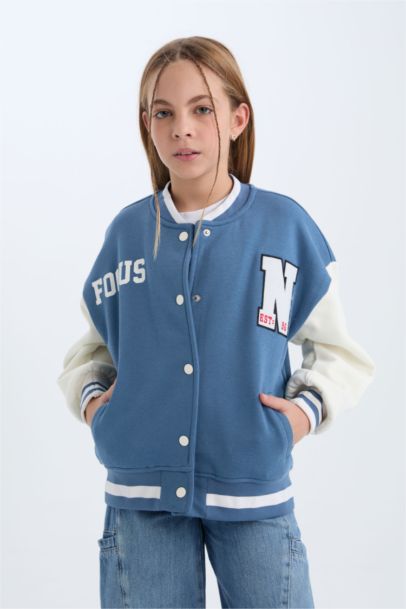 كارديجان بناتي بطبعة شعار تقيل اوفر سايز برقبة مستديرة ببطانة ناعمة