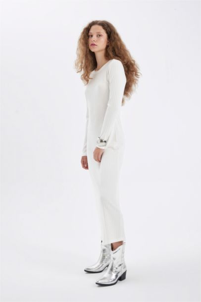 Платье с длинным рукавом