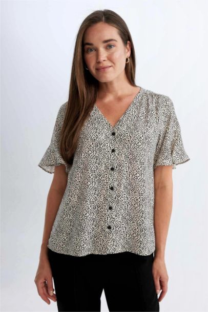 Regular Fit V-Neck Short Sleeve Shirt