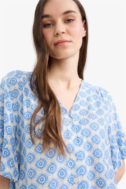 Regular Fit V-Neck Short Sleeve Shirt