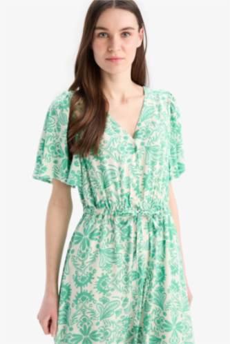 Robe mi-longue fleurie à manches courtes et col V