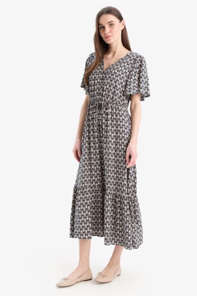 فستان ميدي نص كم فلورال برقبة V