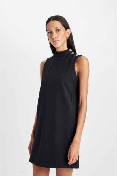 Yarım Balıkçı Yaka Basic Düz Düğmeli Kolsuz Mini Siyah Elbise