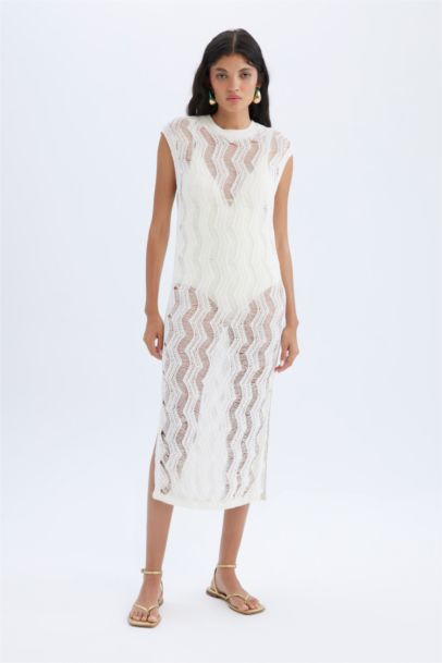 فستان ميدي ابيض قصة عادية بياخة V