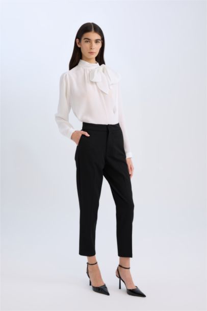 بلوزة بيزك سادة ابيض قصة عادية ردن طويل