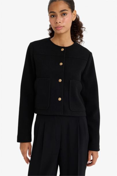 Cropped Fit Crew Neck Blazer