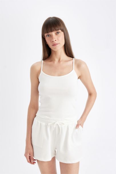 تانك توب مضلع قصة عادية برقبة مستديرة