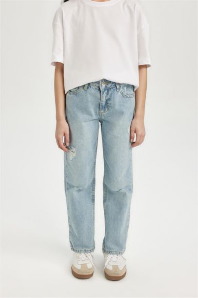 بنطلون جينز بناتي قصة مستقيمة وتفاصيل ممزقة