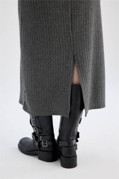 فستان طويل سامبل كم طويل بوديكون برقبة مستديرة