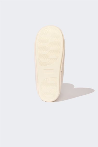 Woman Flat Sole Home Slipper