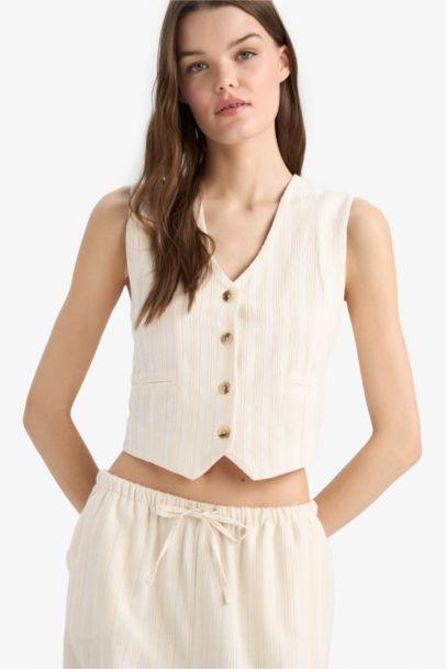 فيست قصة عادية بياقة V