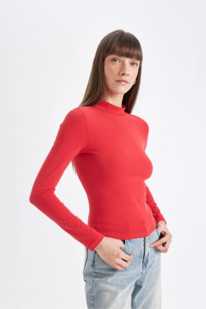 تيشيرت كم طويل سليم فيت برقبة عالية