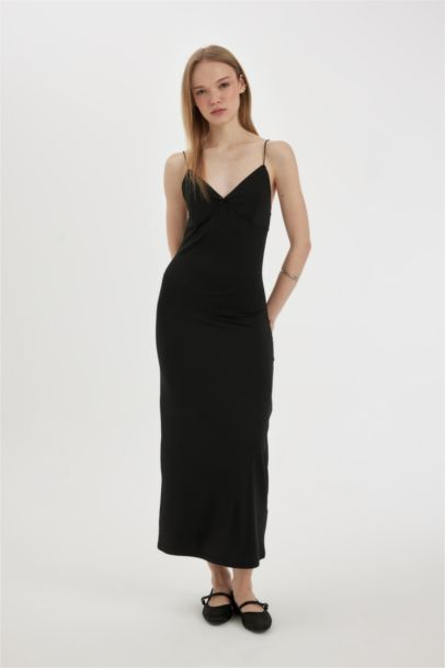 Slim Fit V-Neck Maxi Dress