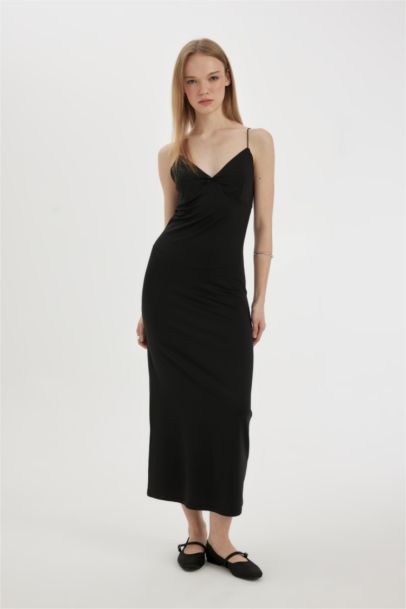 Slim Fit V-Neck Maxi Dress