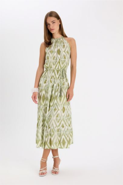 A Cut Halter Neck Printed Crinkle Sleeveless Maxi Dress