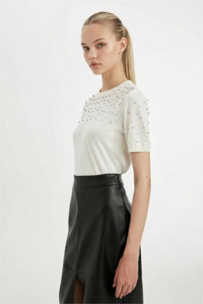 Pull en tricot coupe régulière à Manches Courtes et à Col rond