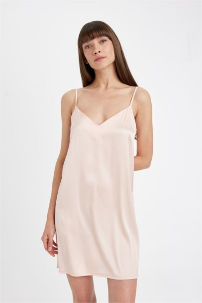 Robe en Satin à bretelles et Col V Coupe régulière de Fall in Love