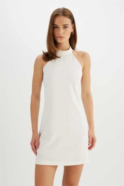 A Kesim Halter Yaka Krep Kolsuz Beyaz Mini Abiye Elbise
